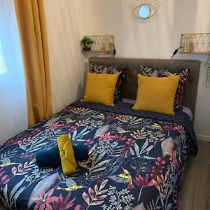 Jolie Cosy , Paris France